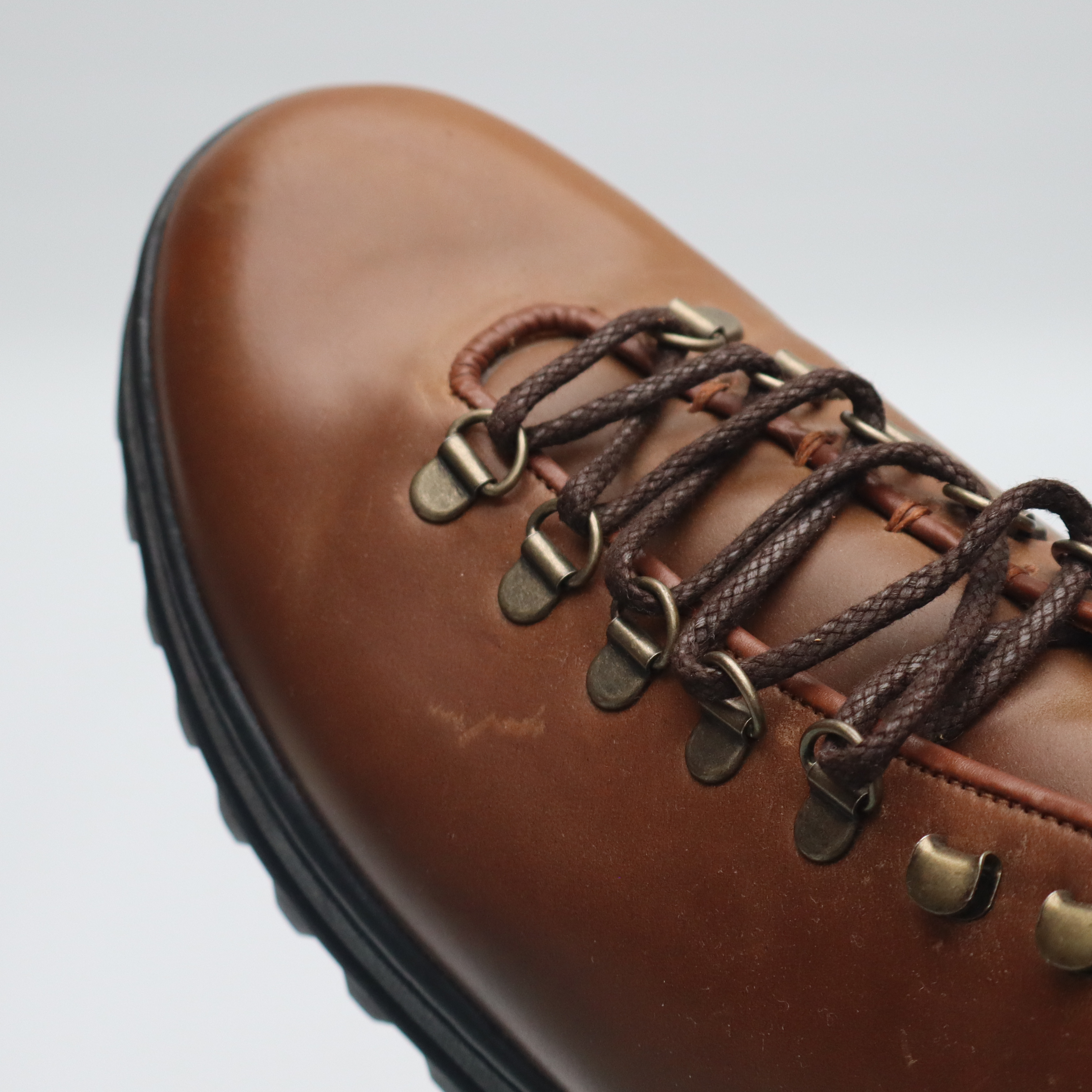 Everdon 'Rambler' Wholecut Mid - Horween Bourbon Shell Cordovan - SRE 12