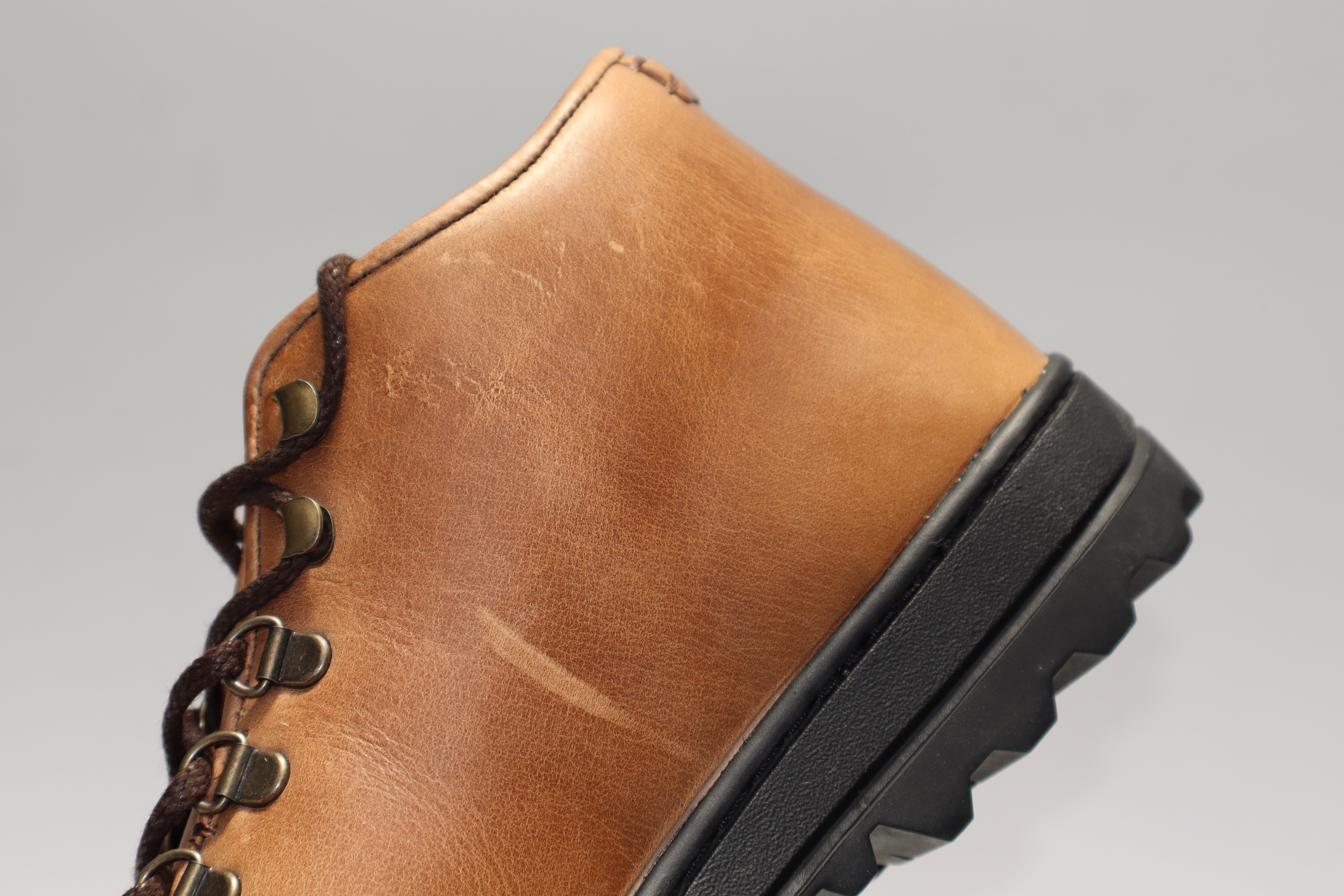 Everdon 'Rambler' Wholecut Mid - Horween Natural Chromexcel - SRE4 15