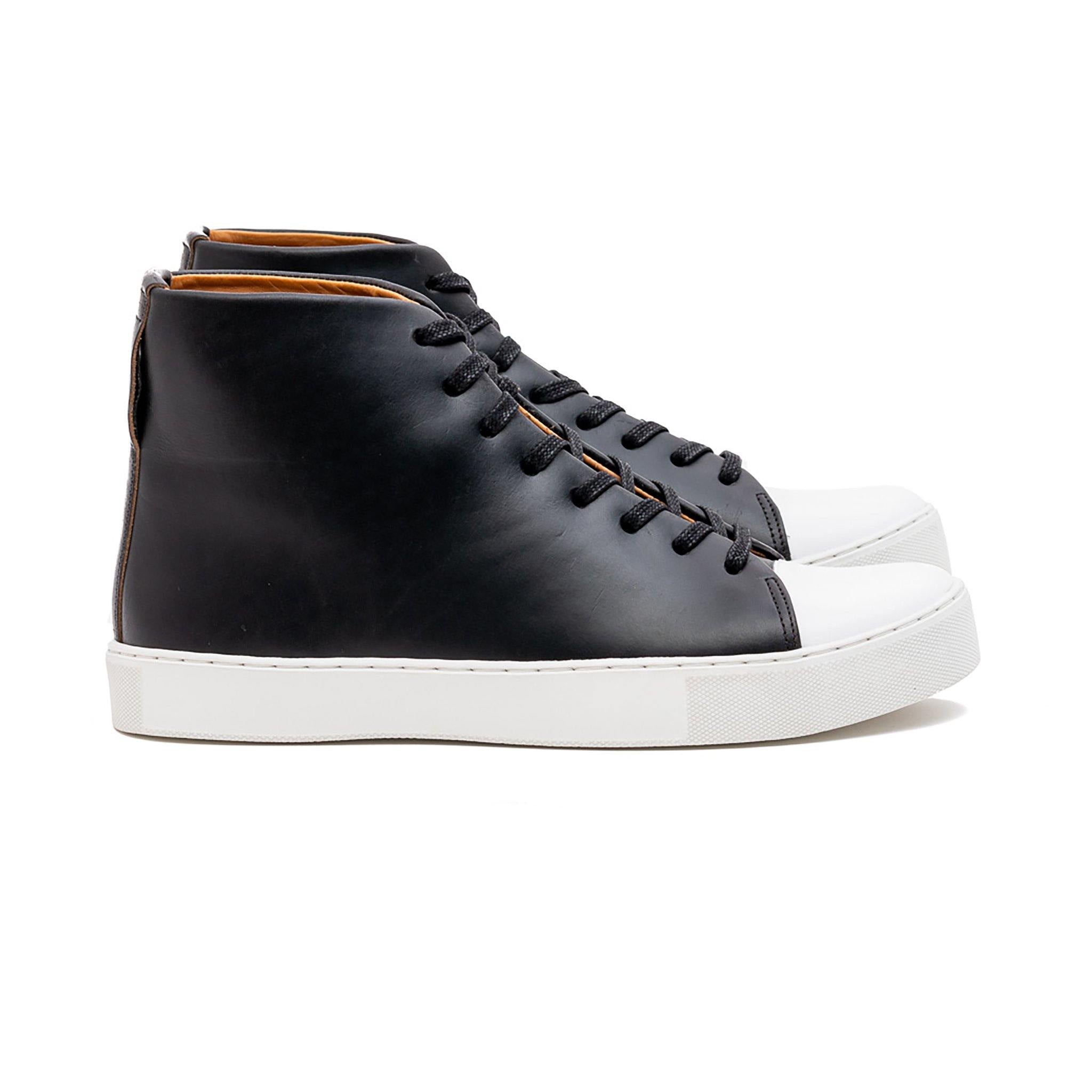 Abington Hi Toe Cap - Horween Black Chromexcel - Crown Northampton